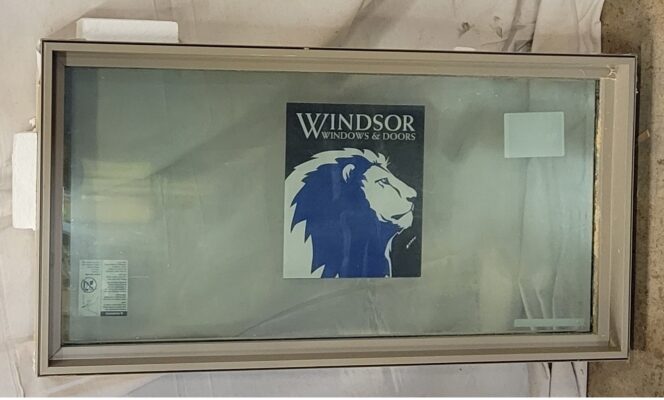 Windsor Fixed 38 ¼ x 20